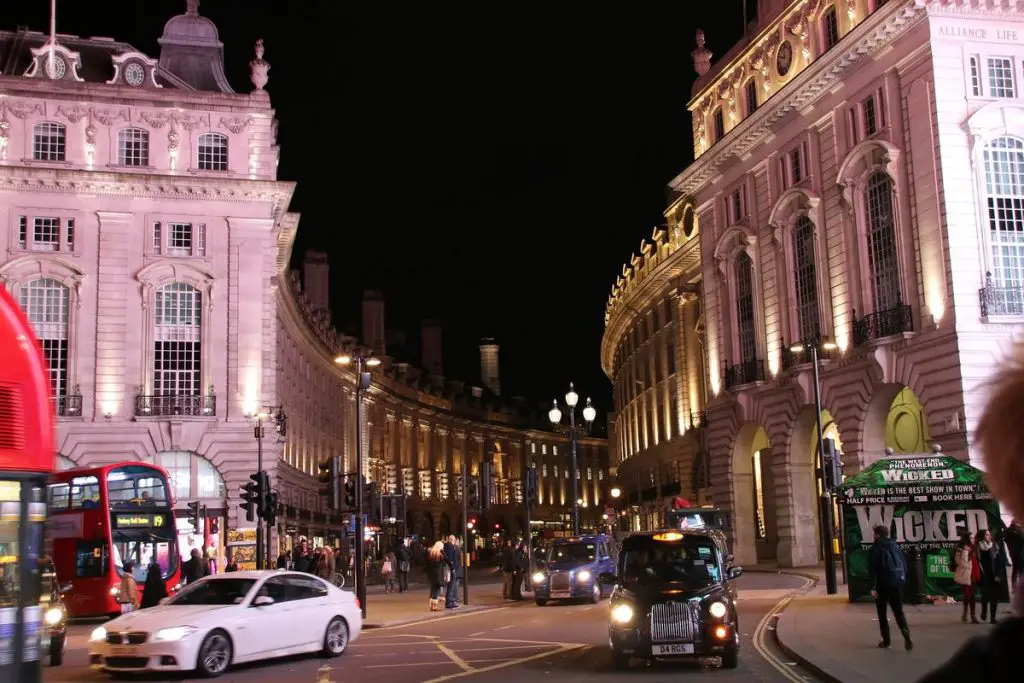 Picadilly Circus bei Nacht