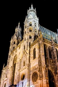 Der Stephansdom in Wien bei Nacht